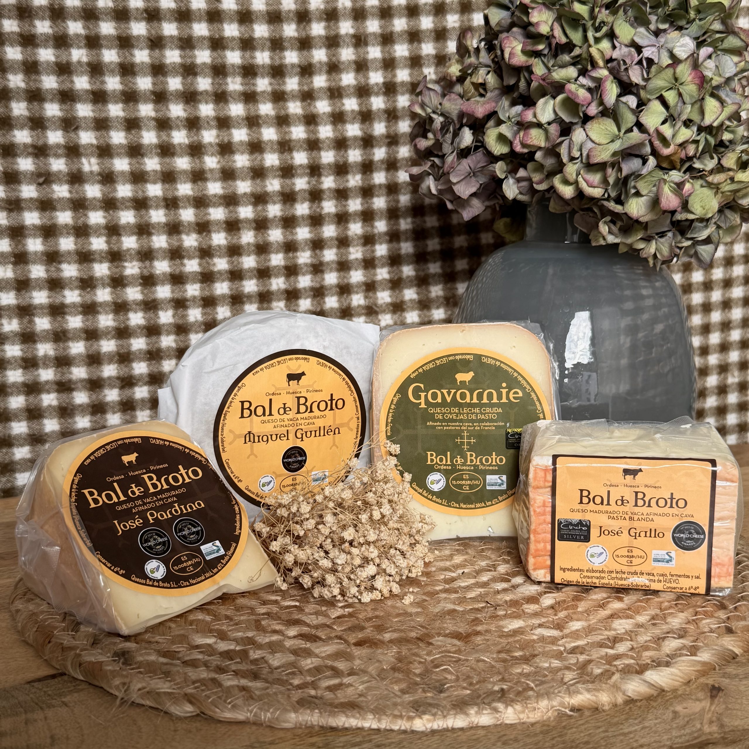 Lote básico – 1 Queso Miguel Guillén + 3 cuñas (José Pardina, José Grillo, Gavarnie)